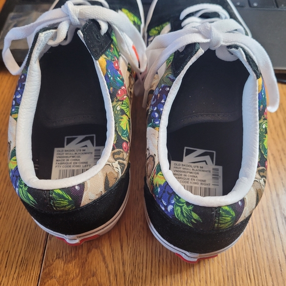 Ladies Sneakers - Picture 5 of 10